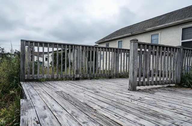 Deck before Fortress railing upgrade